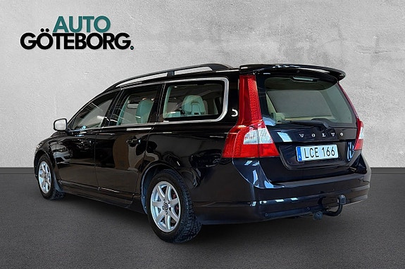 Volvo V70 4 of 17