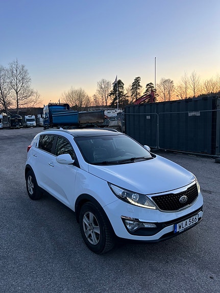 Kia Sportage 2 of 5