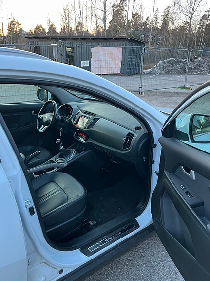 Kia Sportage 3 of 5