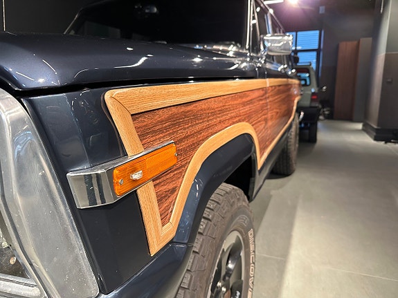 Jeep Wagoneer 19 of 27