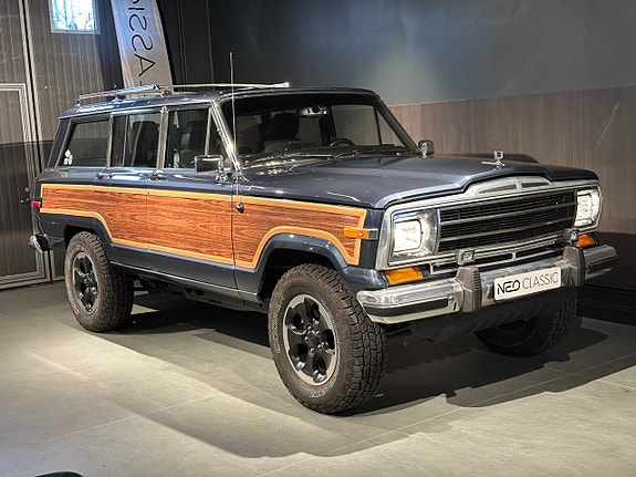 Jeep Wagoneer 2 of 27