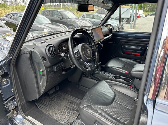 Jeep Wagoneer 9 of 27