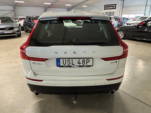 Volvo XC60 5 of 15