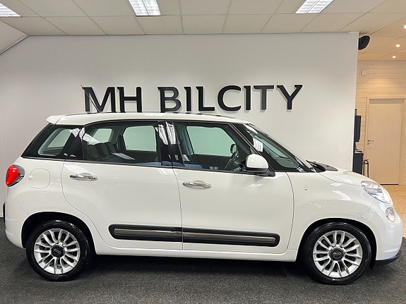 Fiat 500L 3 of 5