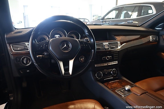 Mercedes-Benz CLS350 5 of 5