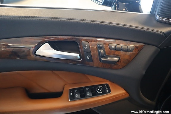 Mercedes-Benz CLS350 12 of 23
