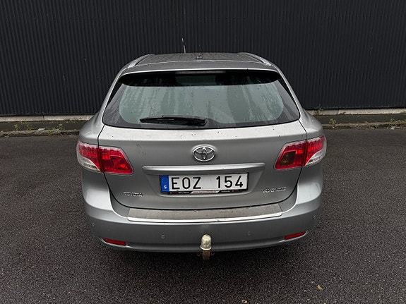 Toyota Avensis 4 of 11