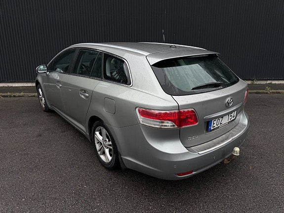 Toyota Avensis 3 of 11