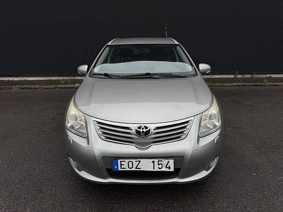 Toyota Avensis 8 of 11