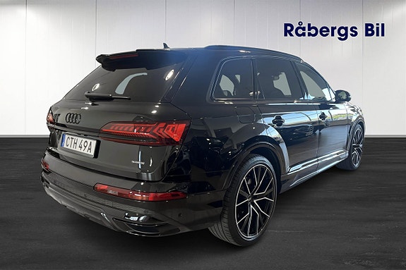 Audi Q7 4 of 5