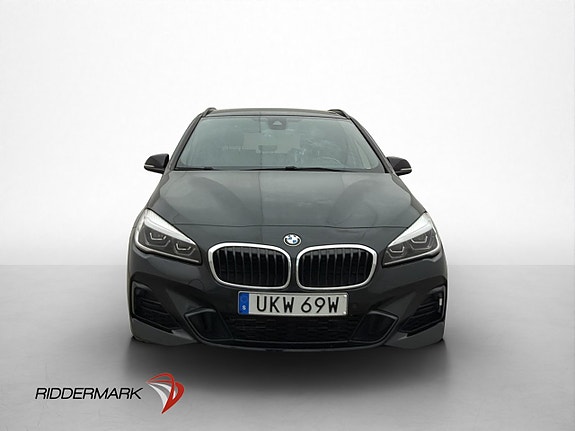 BMW 225xe 2 of 5