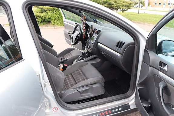 Volkswagen Golf II 3 of 5