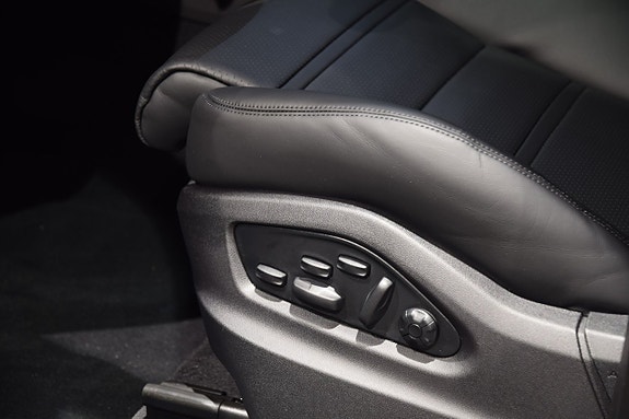 Porsche Cayenne 8 of 18