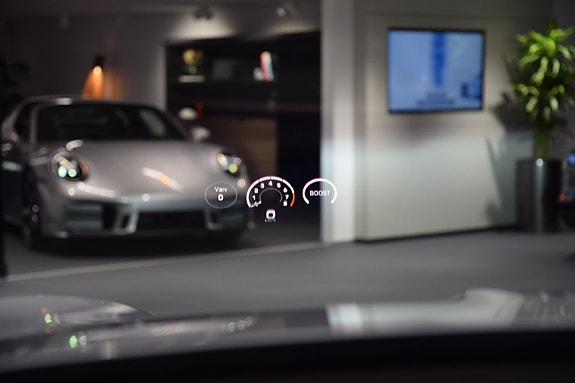 Porsche Cayenne 15 of 18