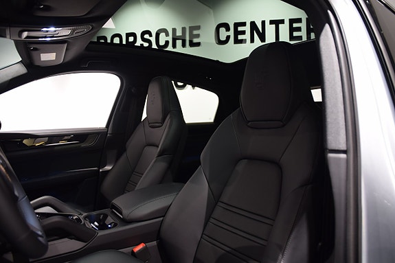 Porsche Cayenne 6 of 18