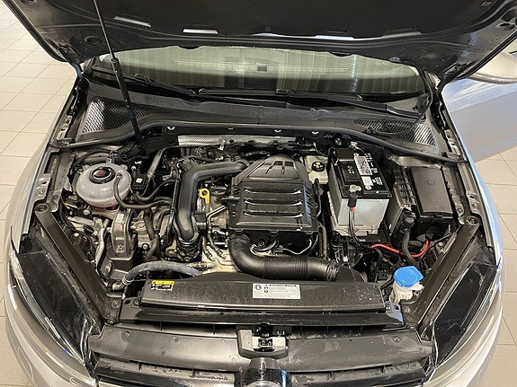 Volkswagen Golf VII 11 of 14