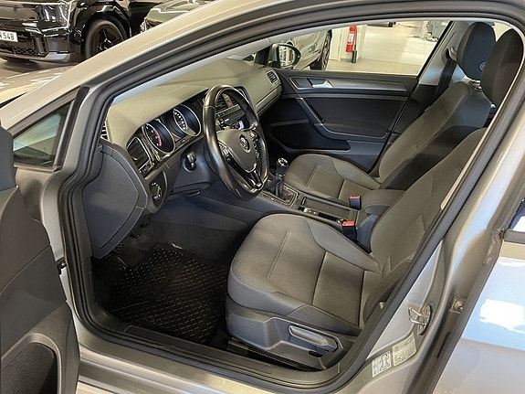 Volkswagen Golf VII 14 of 14