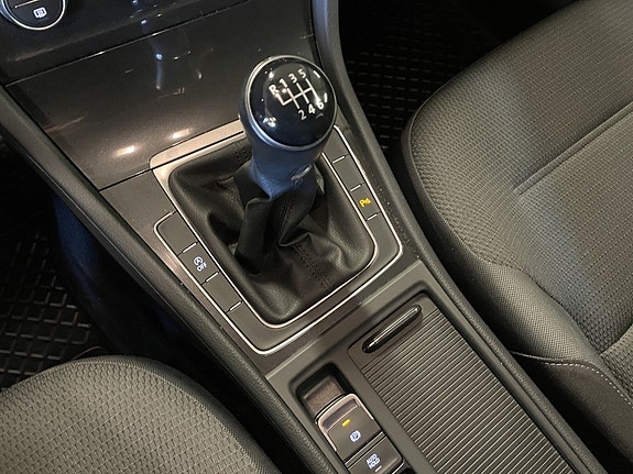 Volkswagen Golf VII 9 of 14