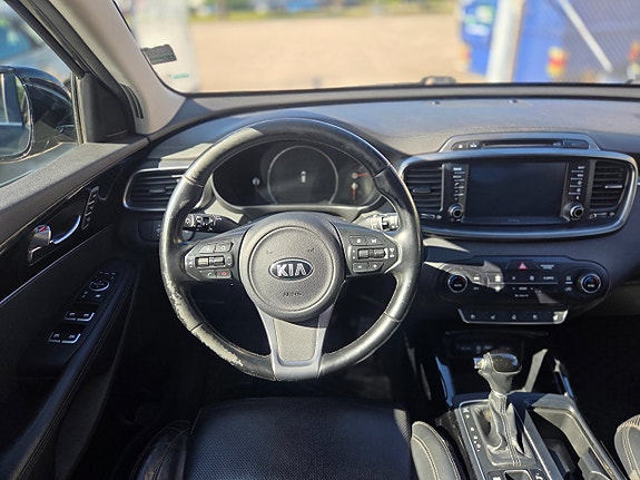Kia Sorento 6 of 15
