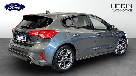 Ford Focus 2 of 5