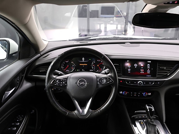Opel Insignia 25 of 30