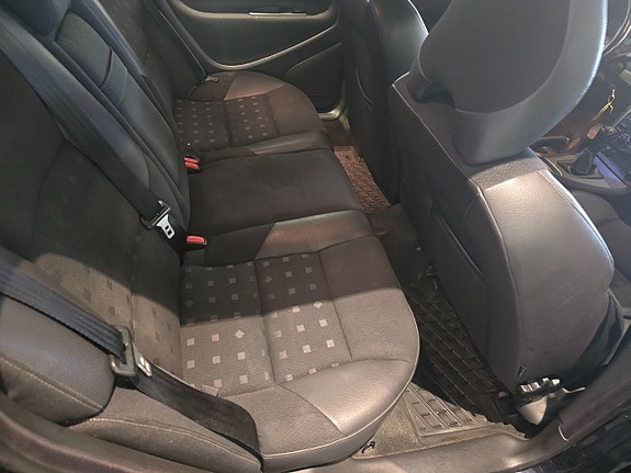 Volvo V70 11 of 13