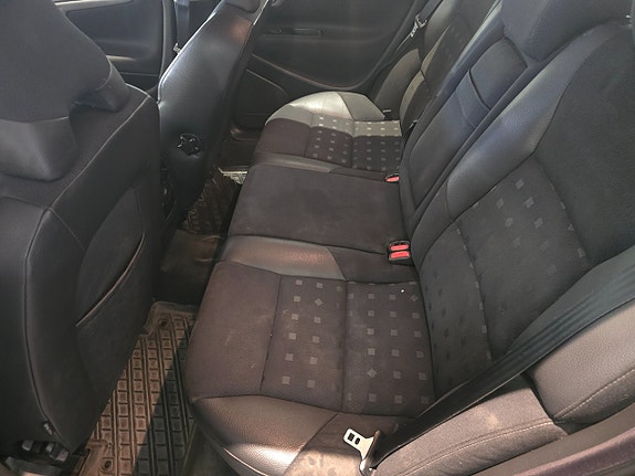 Volvo V70 12 of 13