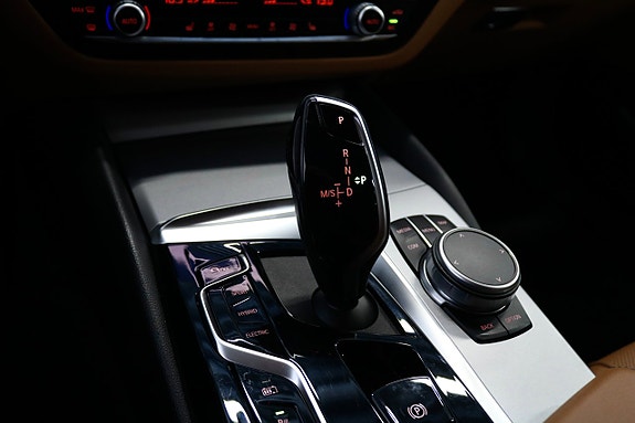 BMW 530e 25 of 30