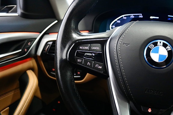 BMW 530e 13 of 30