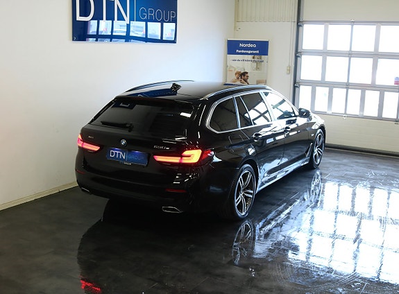 BMW 530e 2 of 5