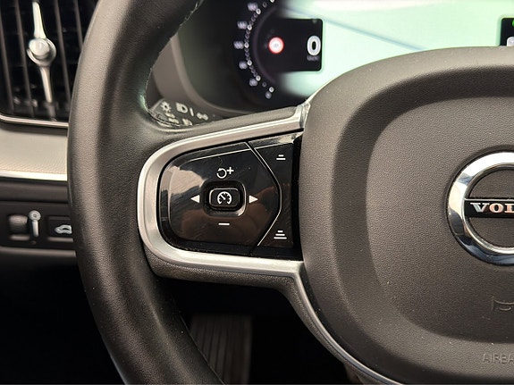 Volvo XC60 16 of 30