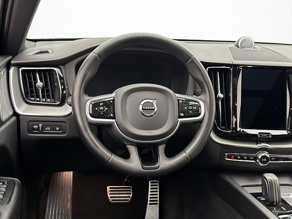 Volvo XC60 12 of 30