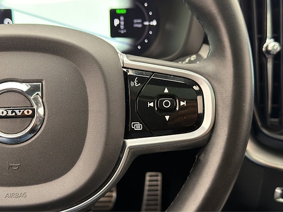Volvo XC60 17 of 30