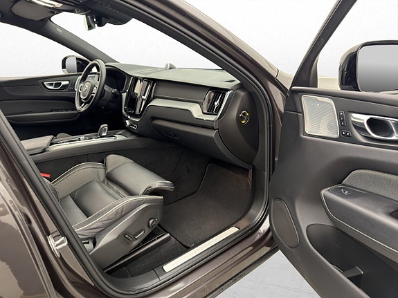 Volvo XC60 20 of 30