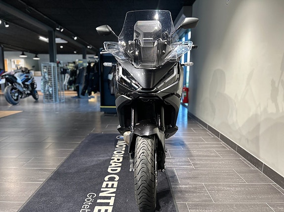 Honda NT1100D / 3,45% Ränta / 3st väskor / Automat / Endast 480 mil 4 of 5