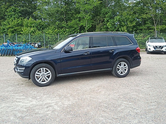 Mercedes-Benz GL500 5 of 5
