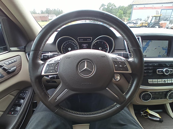 Mercedes-Benz GL500 15 of 16