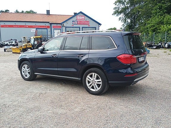 Mercedes-Benz GL500 6 of 16