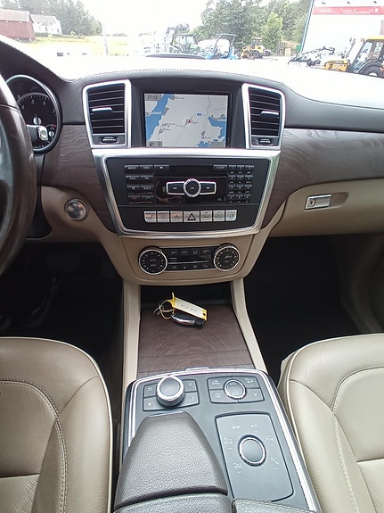 Mercedes-Benz GL500 16 of 16