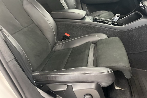 Volvo XC40 7 of 16