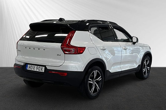 Volvo XC40 12 of 16