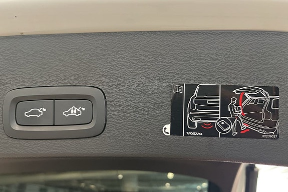 Volvo XC40 9 of 16