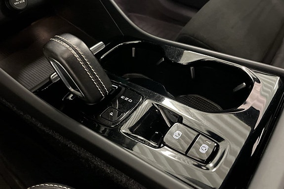 Volvo XC40 14 of 16