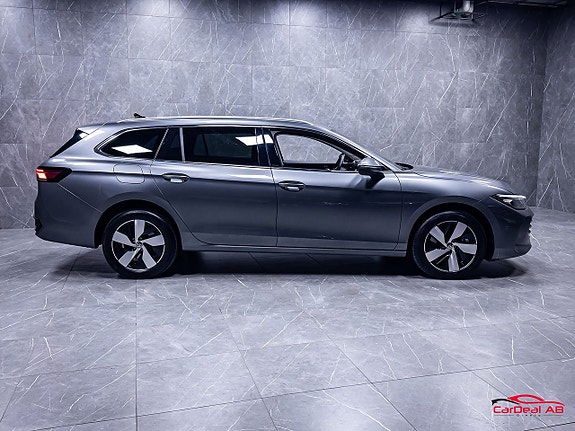 Volkswagen Passat 8 of 30
