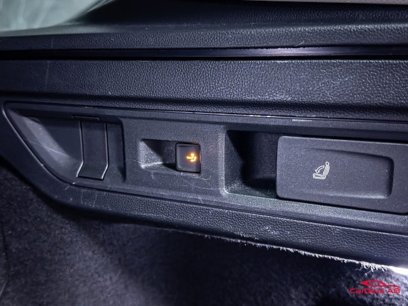 Volkswagen Passat 18 of 30