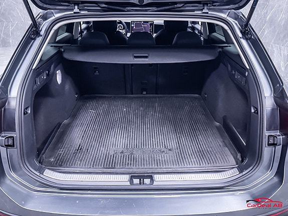 Volkswagen Passat 17 of 30