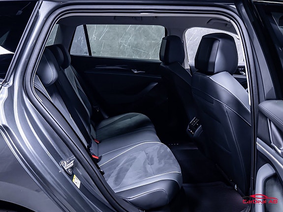 Volkswagen Passat 16 of 30
