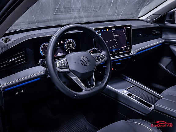 Volkswagen Passat 12 of 30