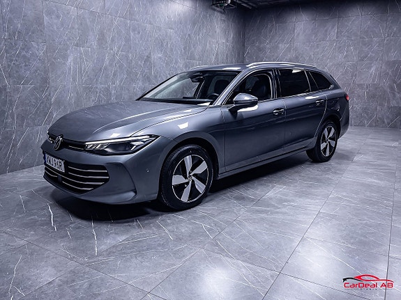 Volkswagen Passat 3 of 30