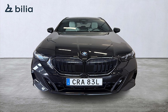 BMW 530e 2 of 5